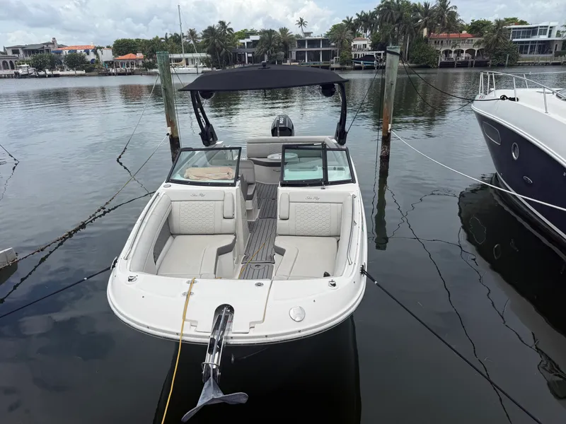 Slide: The Image of Sea Ray 270 SD OB 2021 - 12