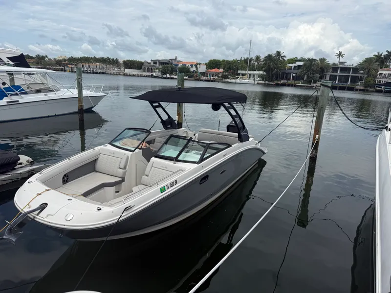 Slide: The Image of Sea Ray 270 SD OB 2021 - 11
