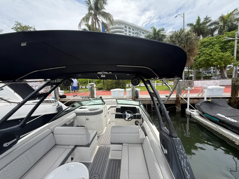 Slide: The Image of Sea Ray 270 SD OB 2021 - 21