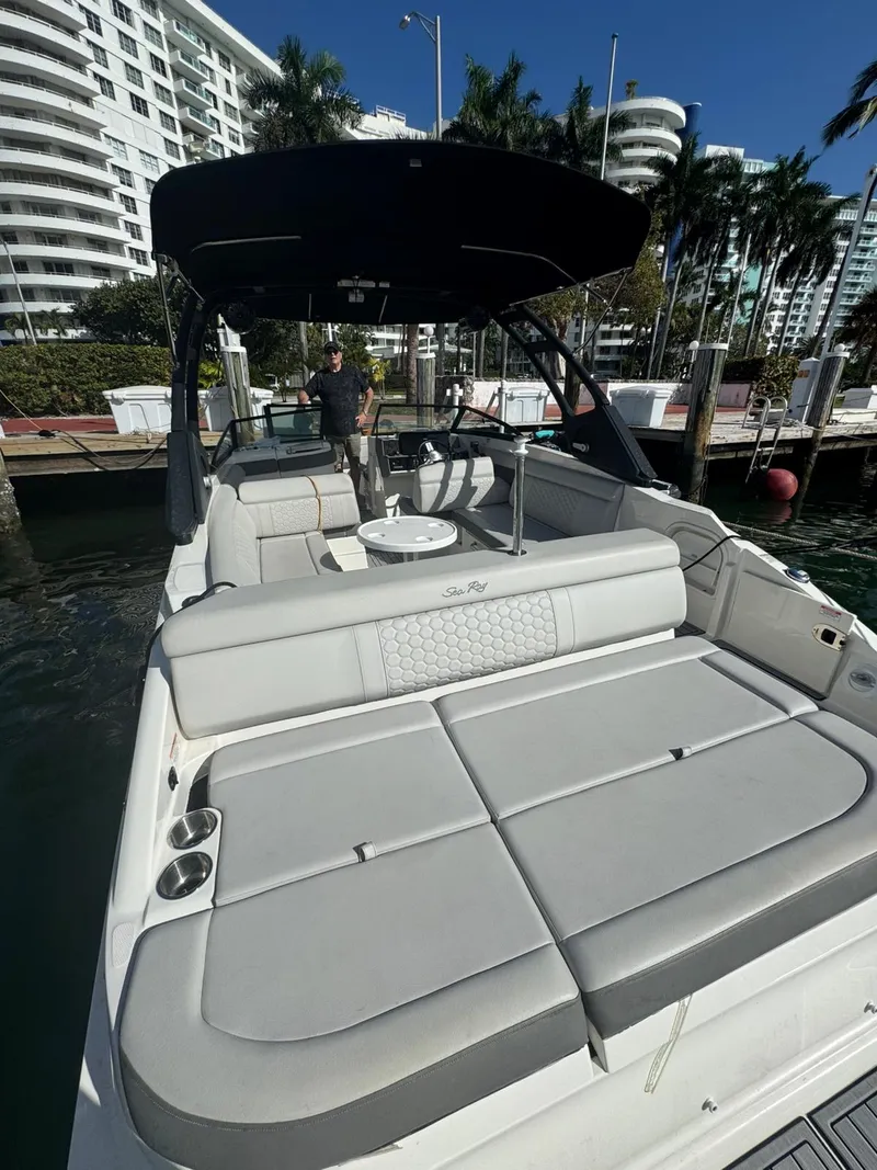 Slide: The Image of Sea Ray 270 SD OB 2021 - 25