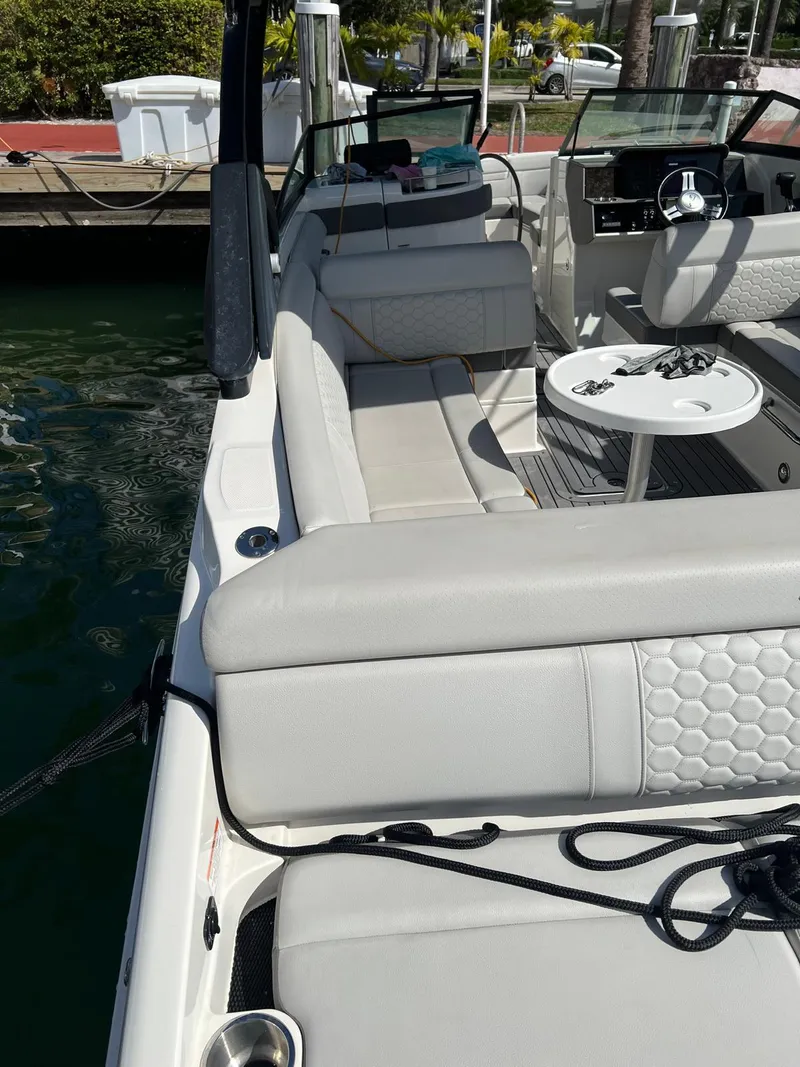 Slide: The Image of Sea Ray 270 SD OB 2021 - 23