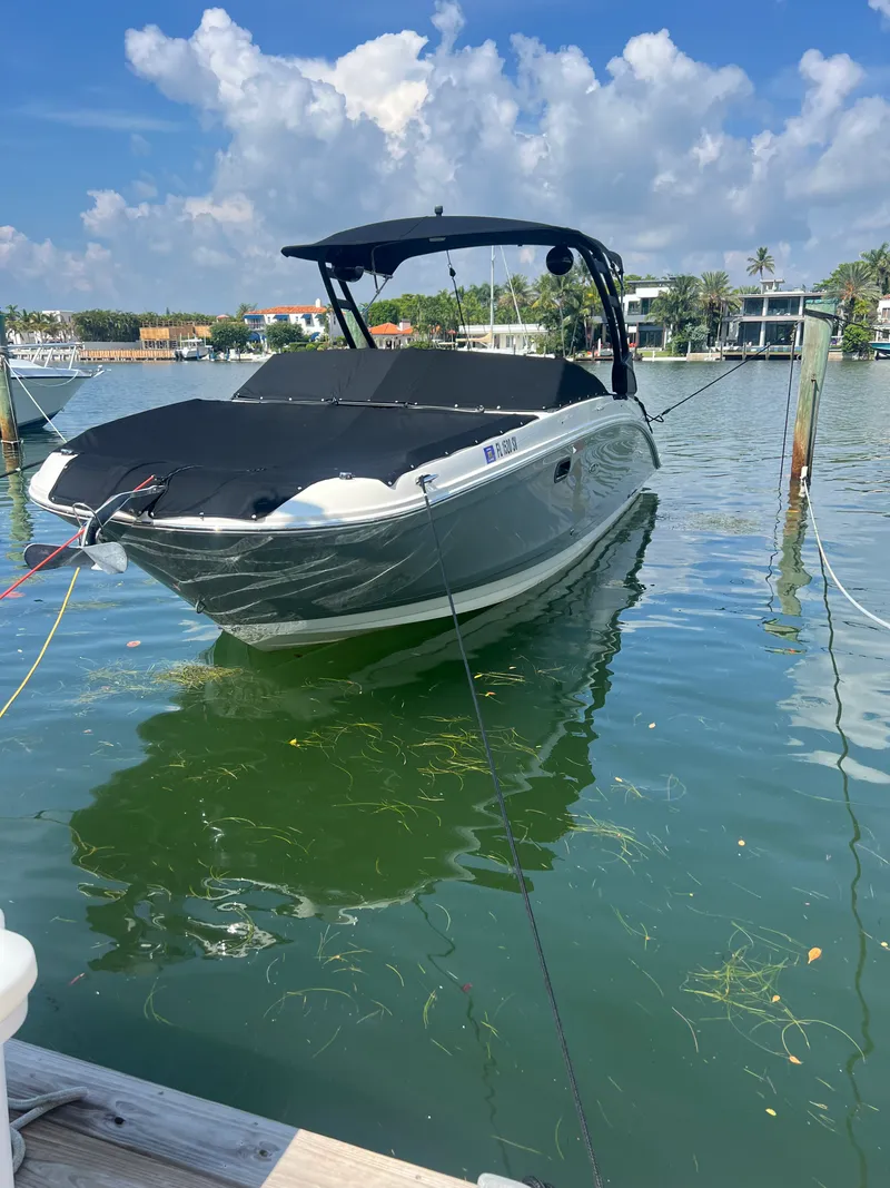 Slide: The Image of Sea Ray 270 SD OB 2021 - 2