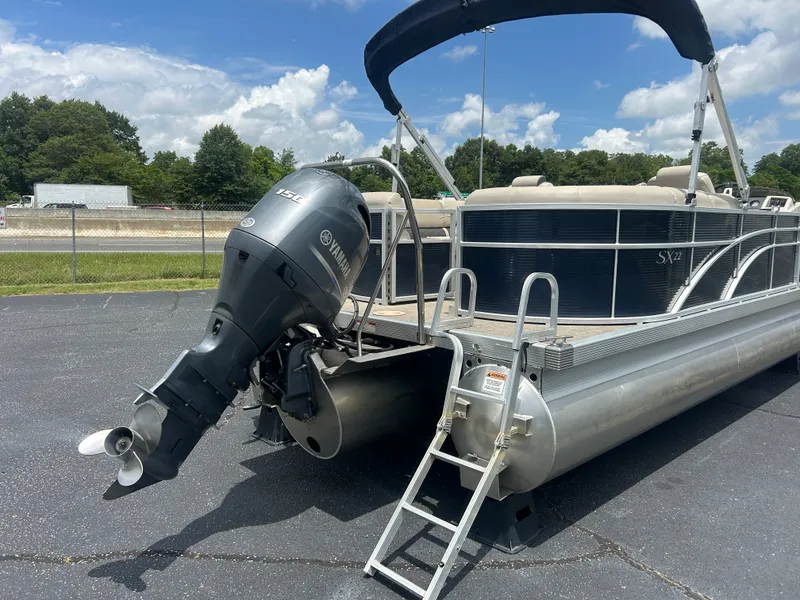 Slide: The Image of Bennington SX22 Stern Radius 2019 - 9