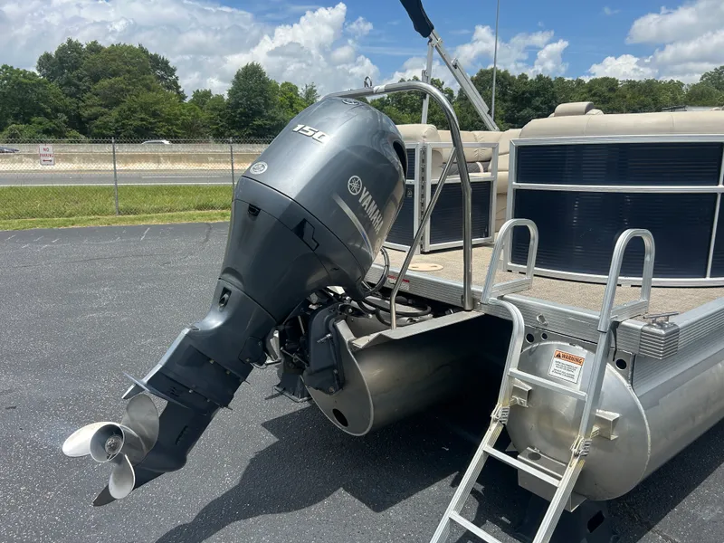 Slide: The Image of Bennington SX22 Stern Radius 2019 - 8