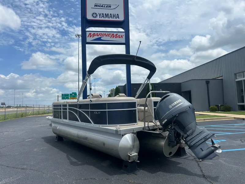 Slide: The Image of Bennington SX22 Stern Radius 2019 - 2