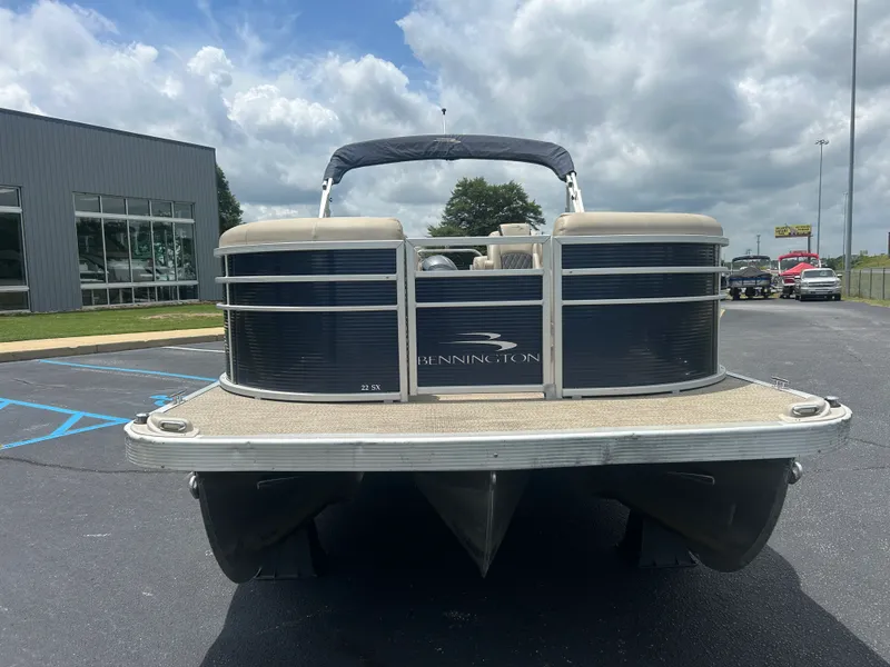 Slide: The Image of Bennington SX22 Stern Radius 2019 - 6