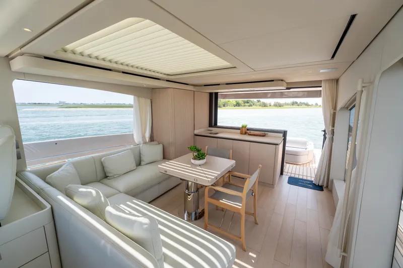 Slide: The Image of Azimut Seadeck 6 2025 - 19