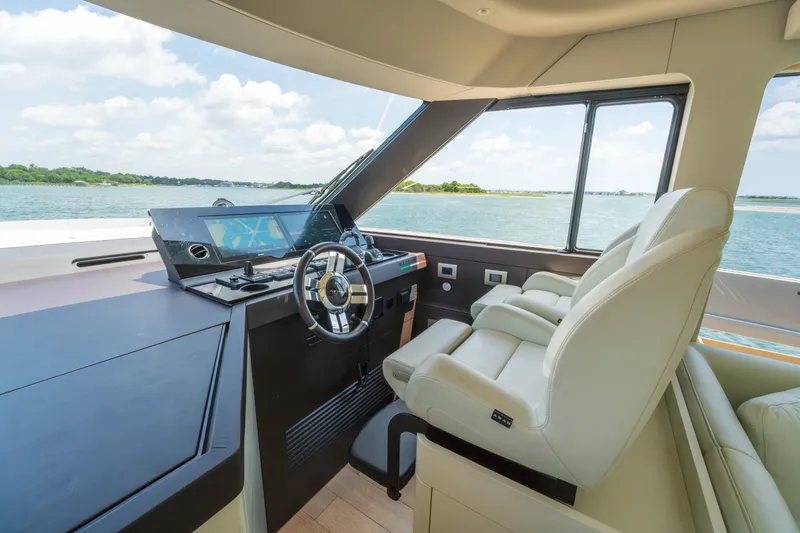 Slide: The Image of Azimut Seadeck 6 2025 - 32