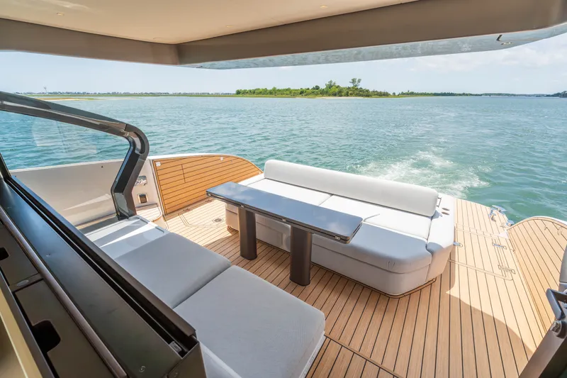 Slide: The Image of Azimut Seadeck 6 2025 - 17
