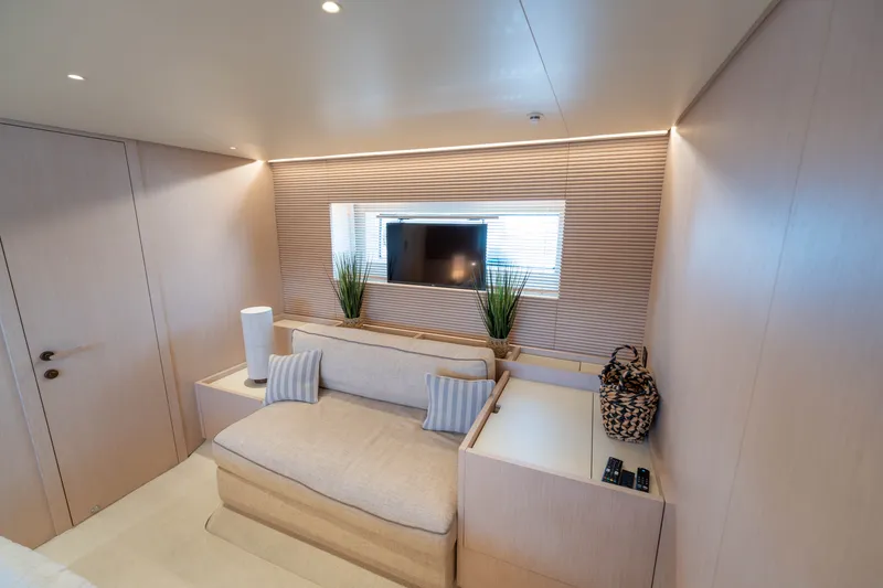Slide: The Image of Azimut Seadeck 6 2025 - 40