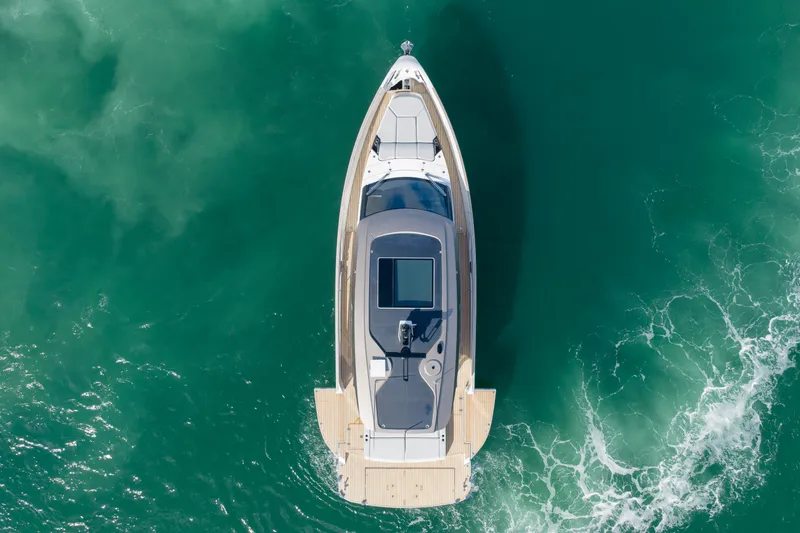 Slide: The Image of Azimut Seadeck 6 2025 - 10