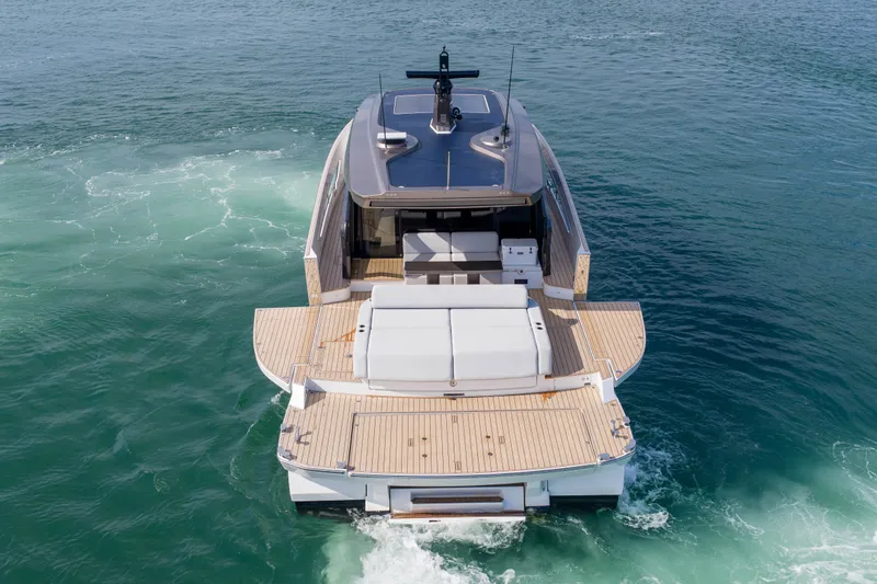 Slide: The Image of Azimut Seadeck 6 2025 - 6