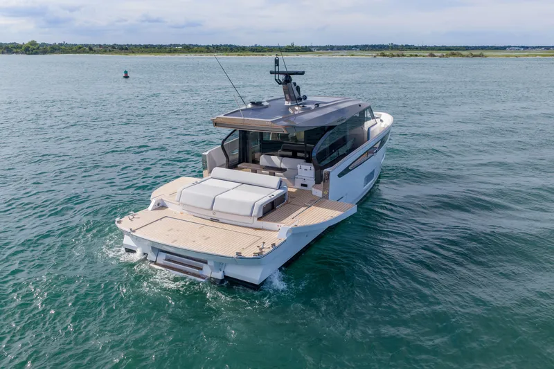 The Image of Azimut Seadeck 6 2025 - 5