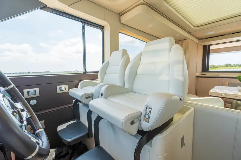 Slide: The Image of Azimut Seadeck 6 2025 - 35