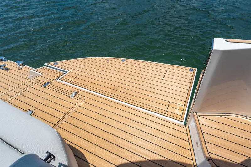 Slide: The Image of Azimut Seadeck 6 2025 - 8