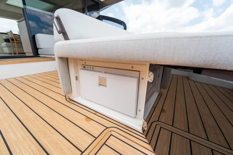 Slide: The Image of Azimut Seadeck 6 2025 - 13