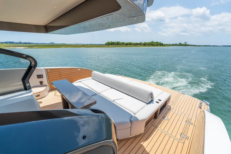 Slide: The Image of Azimut Seadeck 6 2025 - 11