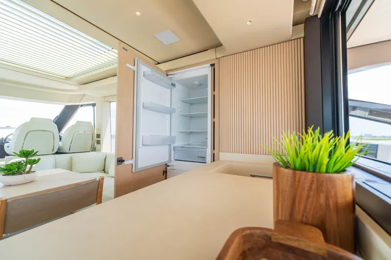 Slide: The Image of Azimut Seadeck 6 2025 - 22