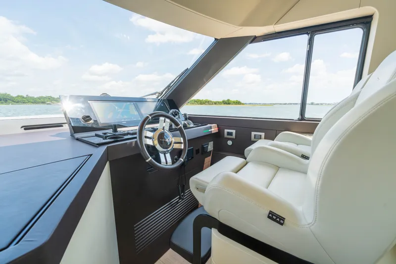 Slide: The Image of Azimut Seadeck 6 2025 - 33