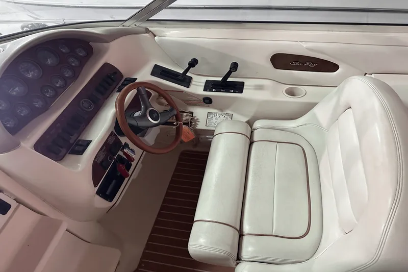 Slide: The Image of Sea Ray 280 SUN SPORT 1996 - 21