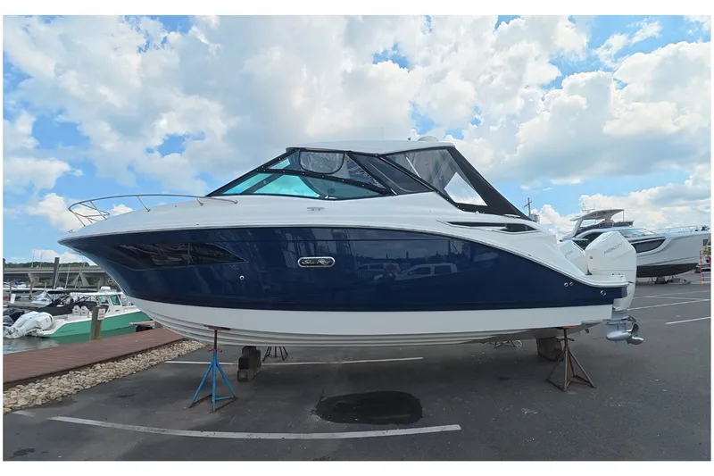 The Image of Sea Ray Sundancer 320 Outboard 2026 - 0
