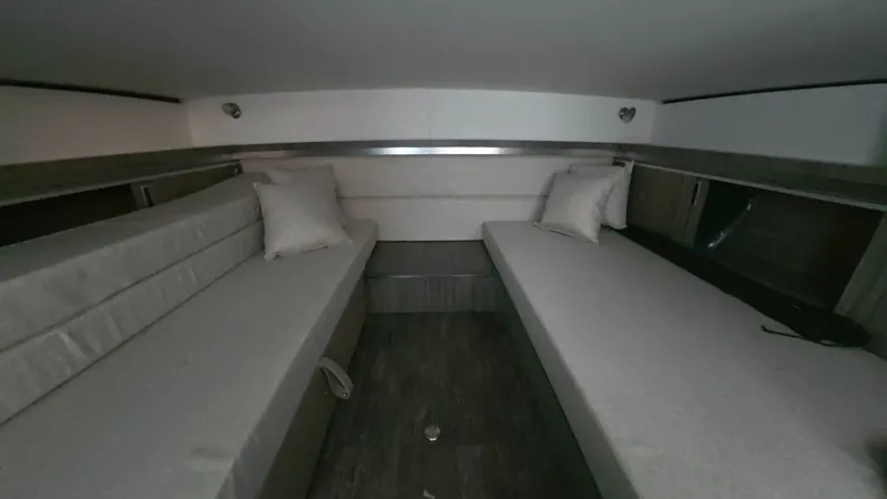 Slide: The Image of Sea Ray Sundancer 320 Outboard 2026 - 22