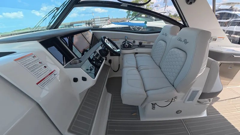 Slide: The Image of Sea Ray Sundancer 320 Outboard 2026 - 13