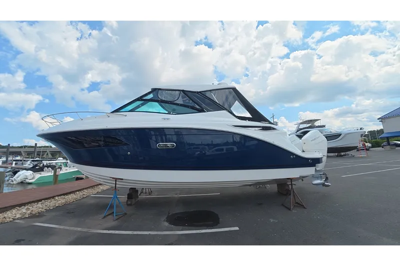 The Image of Sea Ray Sundancer 320 Outboard 2026 - 0