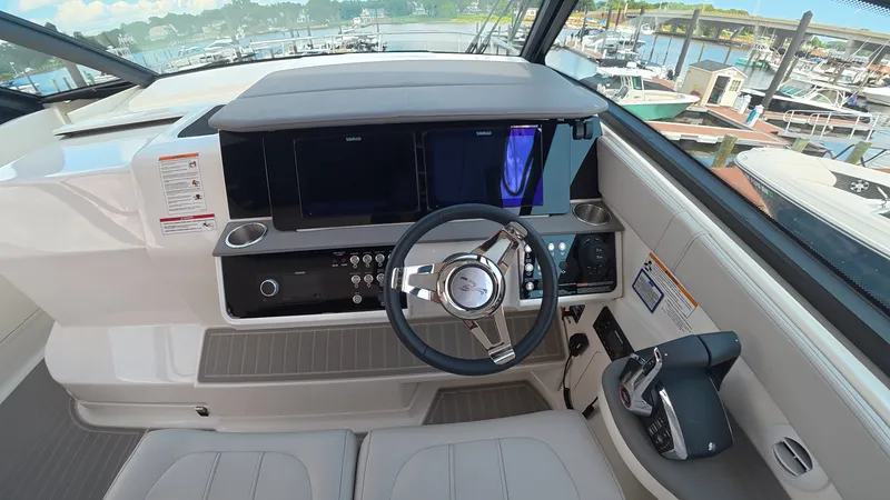 Slide: The Image of Sea Ray Sundancer 320 Outboard 2026 - 15