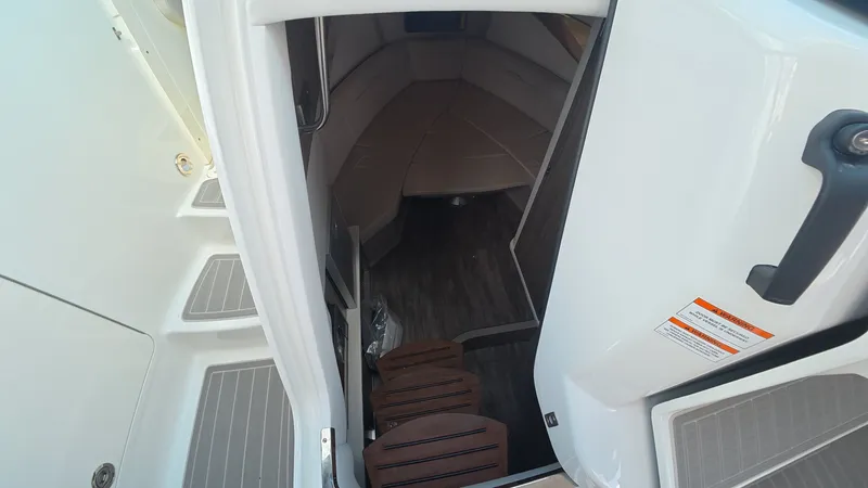Slide: The Image of Sea Ray Sundancer 320 Outboard 2026 - 19