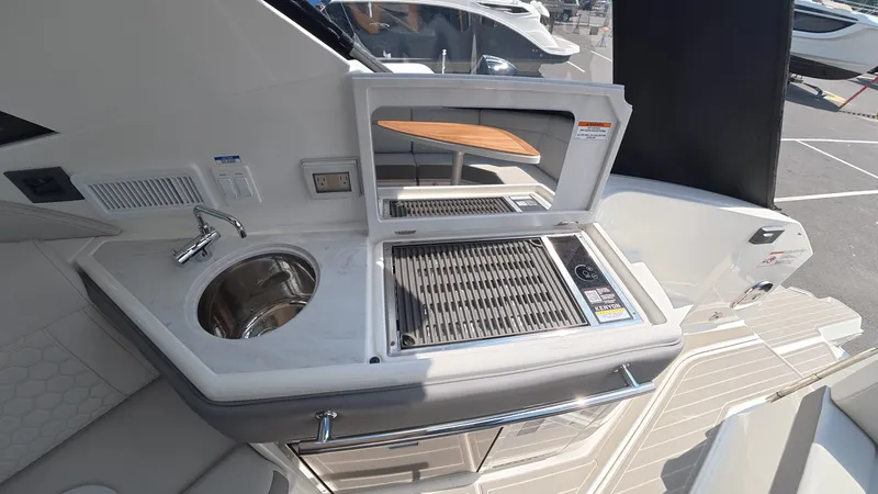 Slide: The Image of Sea Ray Sundancer 320 Outboard 2026 - 10
