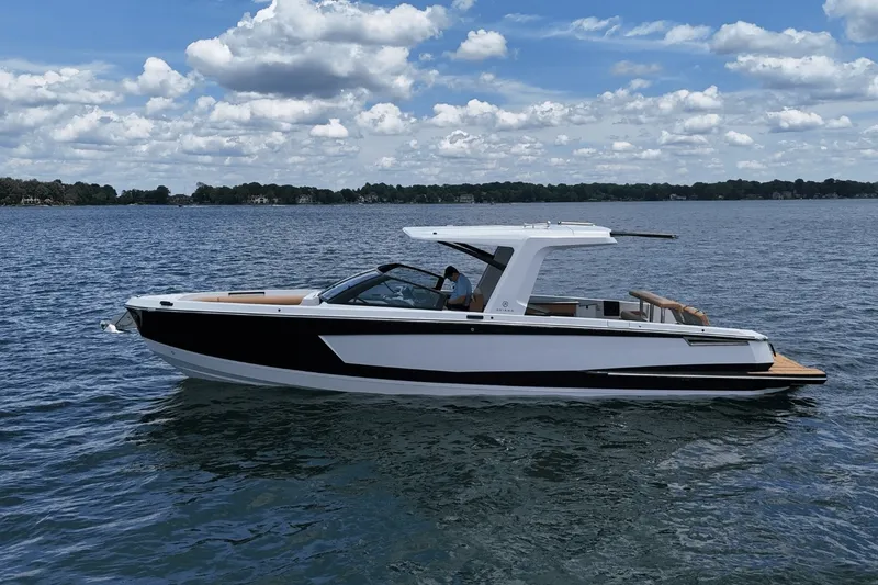 Slide: The Image of Aviara AV36 2024 - 0