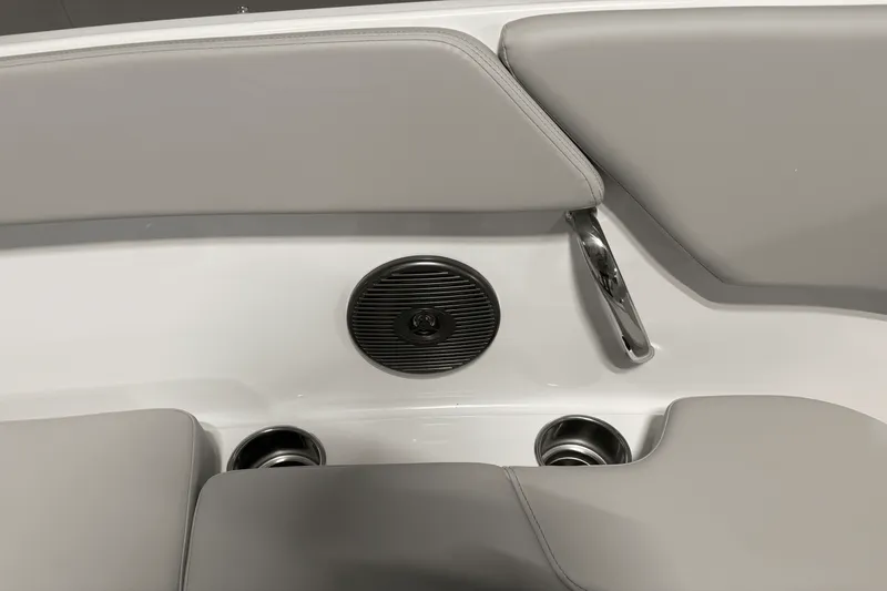 Slide: The Image of Four Winns H2 - FREEDOM 2026 - 10