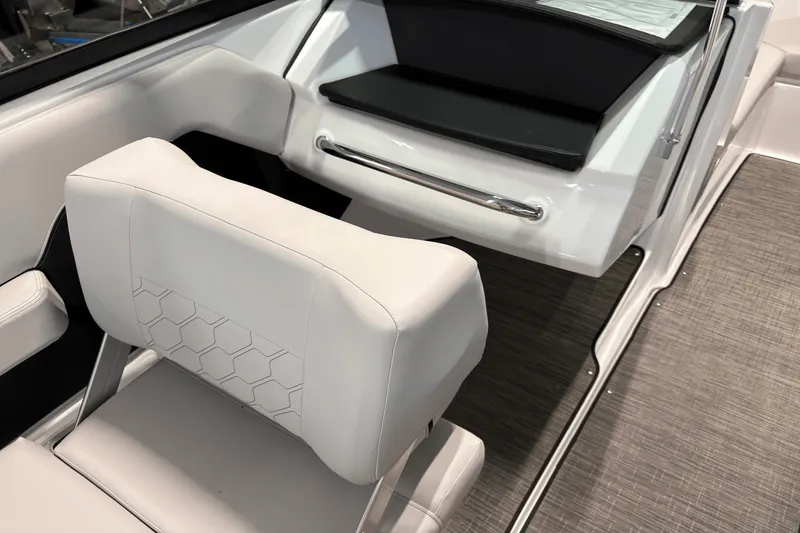 Slide: The Image of Four Winns H2 - FREEDOM 2026 - 11