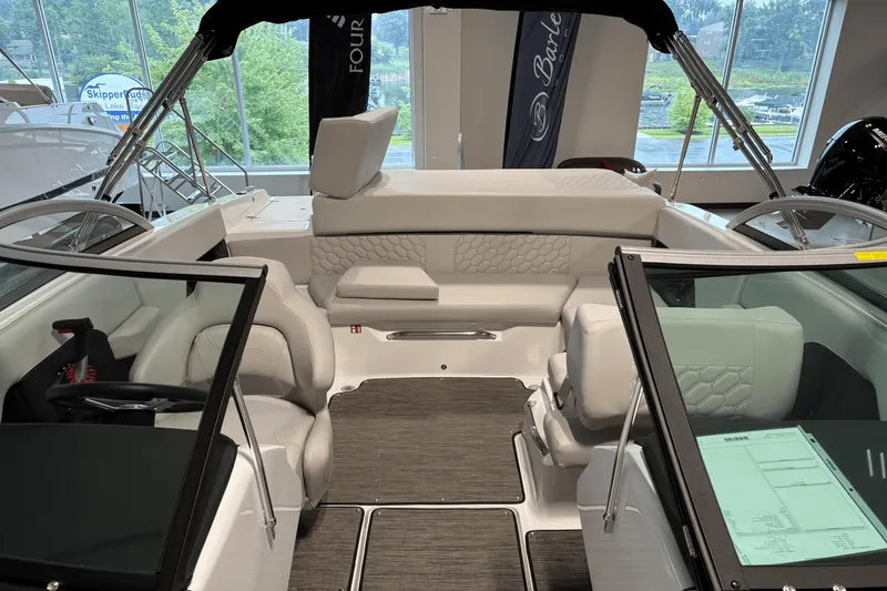 Slide: The Image of Four Winns H2 - FREEDOM 2026 - 3