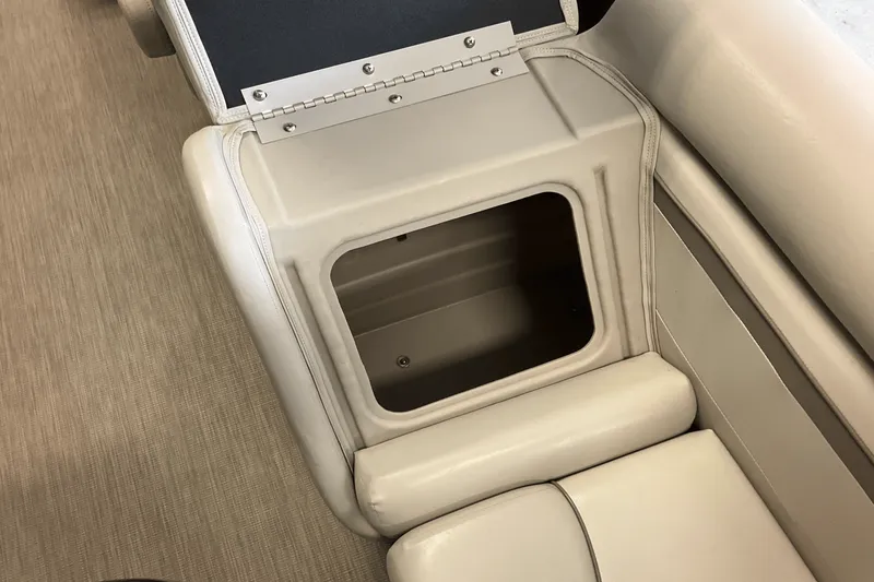 Slide: The Image of Bennington 22SSRX 2017 - 44