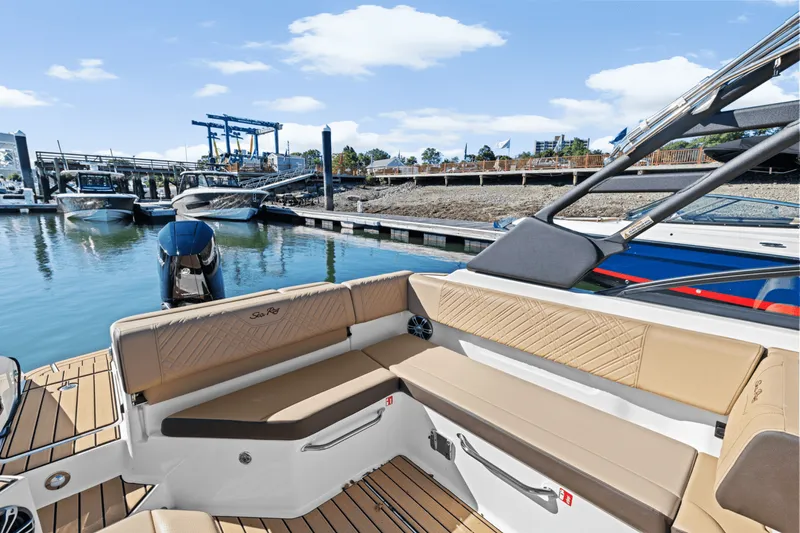 Slide: The Image of Sea Ray SDX 270 Outboard 2025 - 10