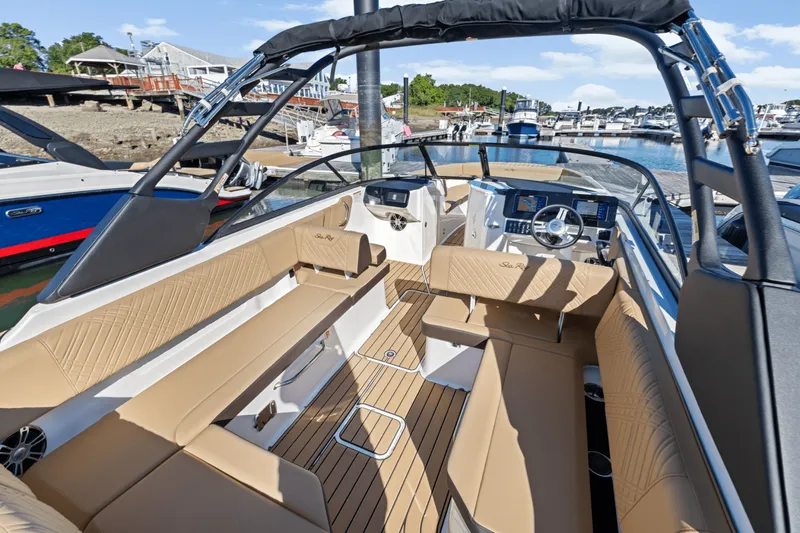 Slide: The Image of Sea Ray SDX 270 Outboard 2025 - 12