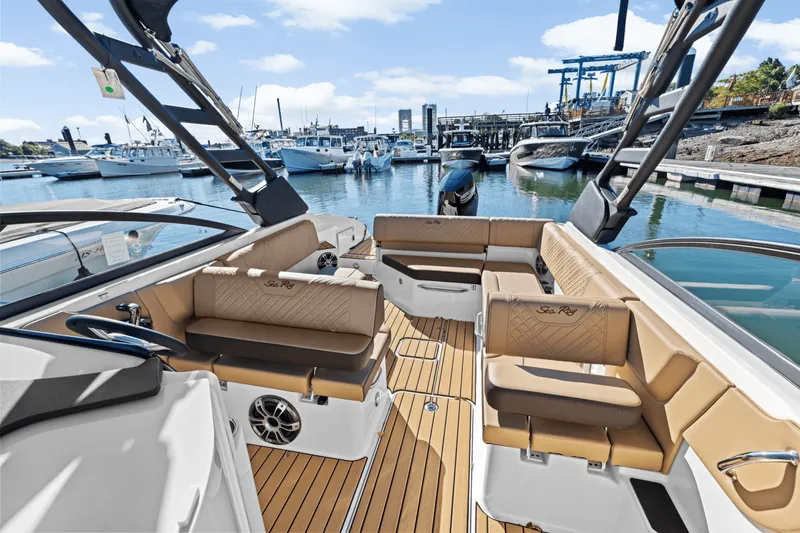 Slide: The Image of Sea Ray SDX 270 Outboard 2025 - 14