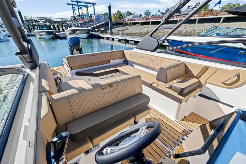 Slide: The Image of Sea Ray SDX 270 Outboard 2025 - 16