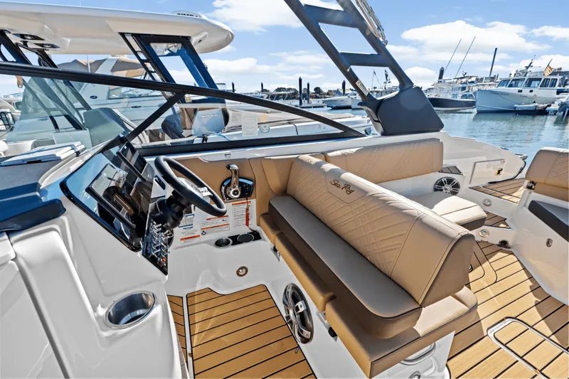 Slide: The Image of Sea Ray SDX 270 Outboard 2025 - 18