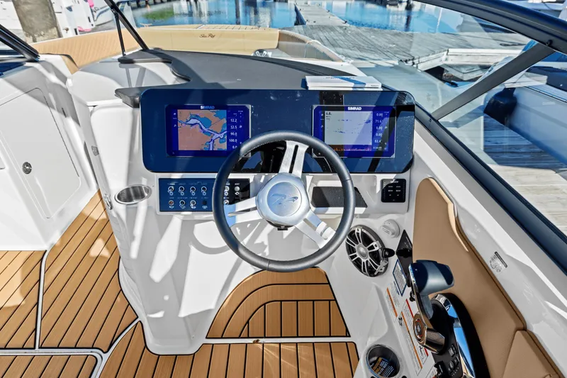 Slide: The Image of Sea Ray SDX 270 Outboard 2025 - 21