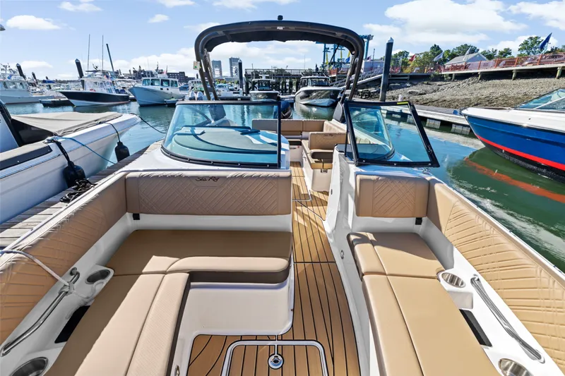 Slide: The Image of Sea Ray SDX 270 Outboard 2025 - 33