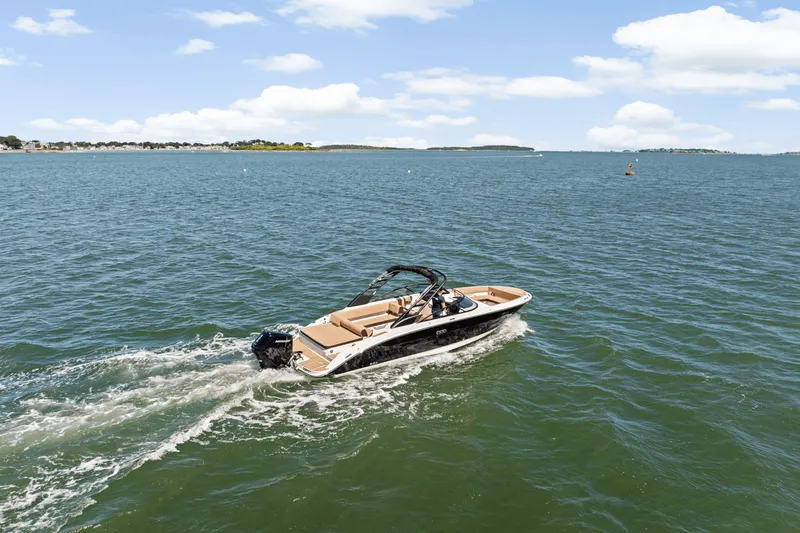 Slide: The Image of Sea Ray SDX 270 Outboard 2025 - 35