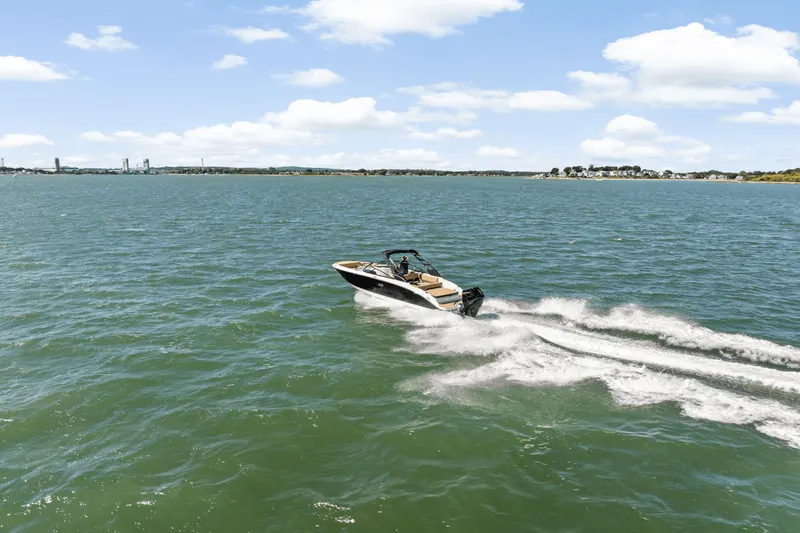 Slide: The Image of Sea Ray SDX 270 Outboard 2025 - 41