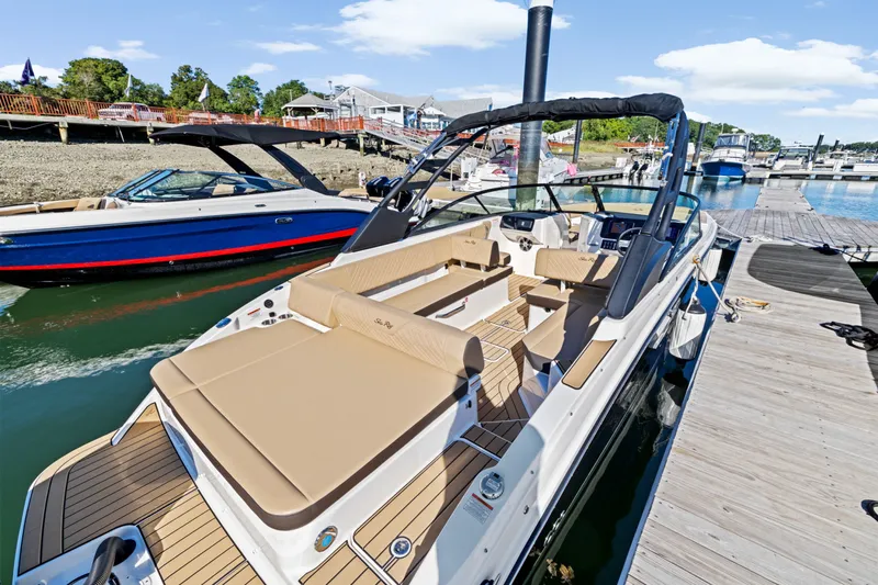 Slide: The Image of Sea Ray SDX 270 Outboard 2025 - 6