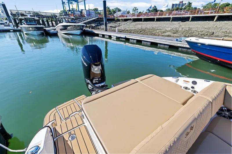 Slide: The Image of Sea Ray SDX 270 Outboard 2025 - 8