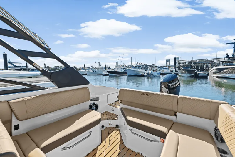 Slide: The Image of Sea Ray SDX 270 Outboard 2025 - 9