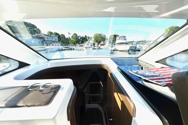 Slide: The Image of Four Winns V355 Coupe OB 2020 - 21