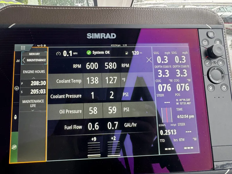 Slide: The Image of Four Winns V355 Coupe OB 2020 - 17